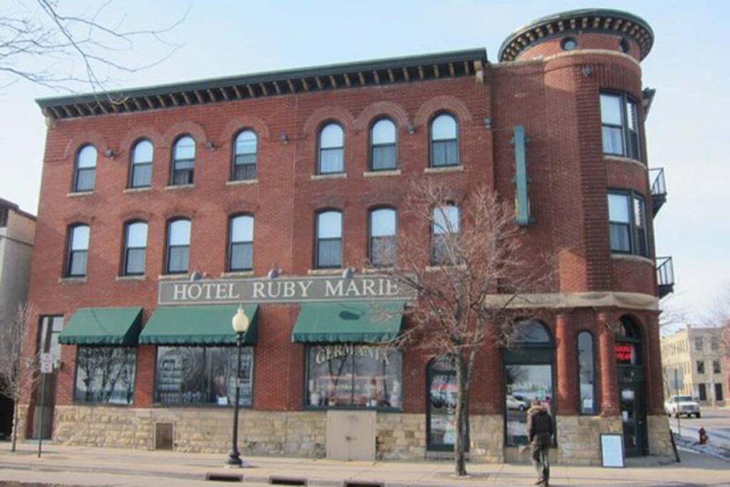 Hotel Ruby Marie